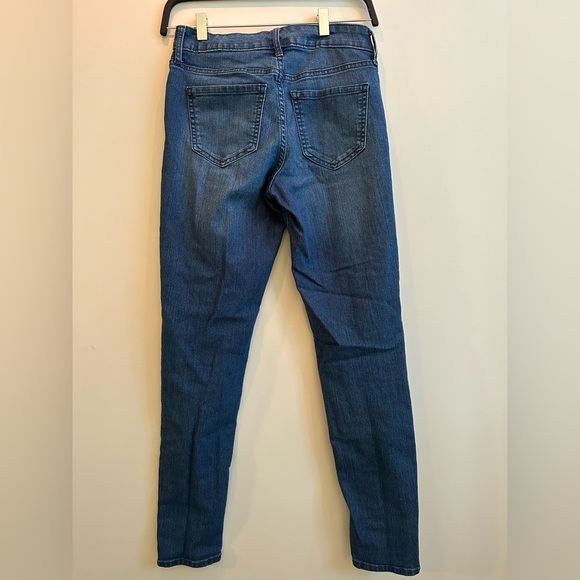 Old Navy Super Skinny Jeans. Size 2. Blue denim. - Picture 2 of 3